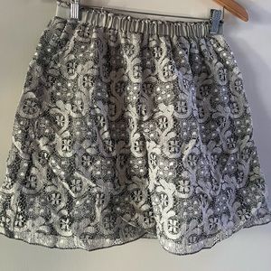 J CREW size 8 grey lace mini skirt, elastic pull on waist. Excellent condition.